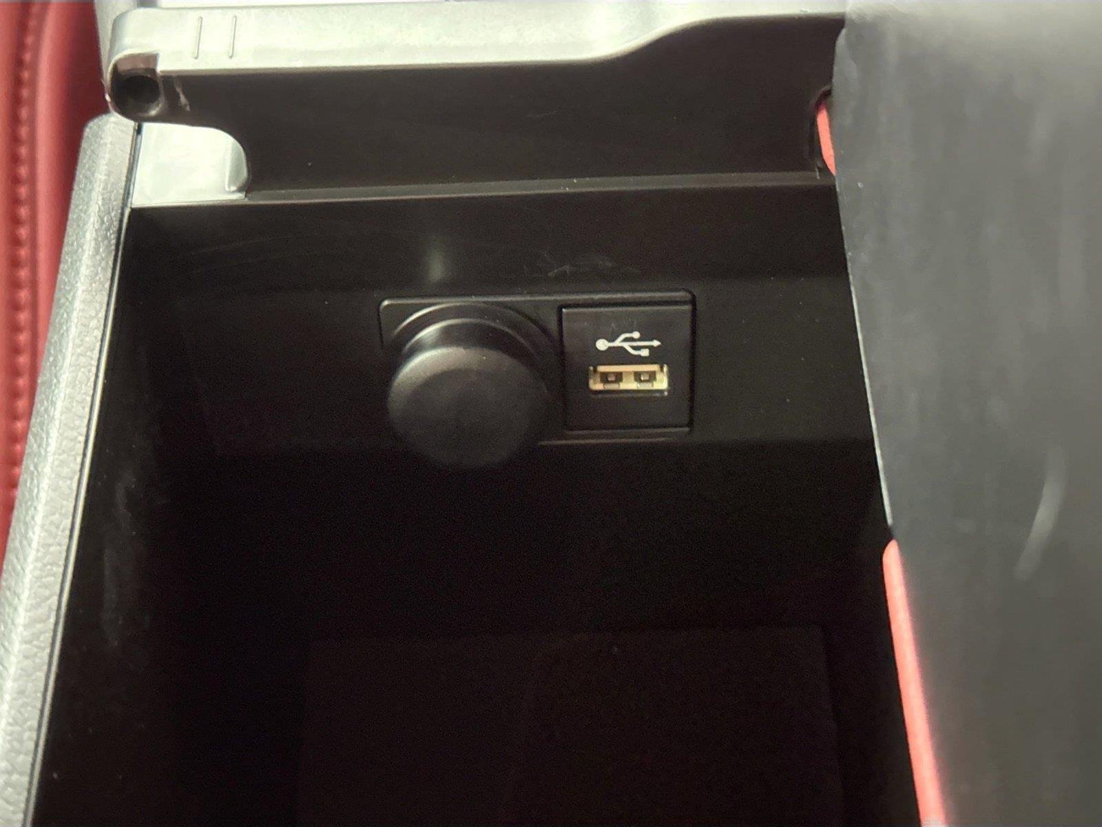 Used 2024 Iridium w/ Obsidian Roof Lexus UX 250h F SPORT Handling image 36