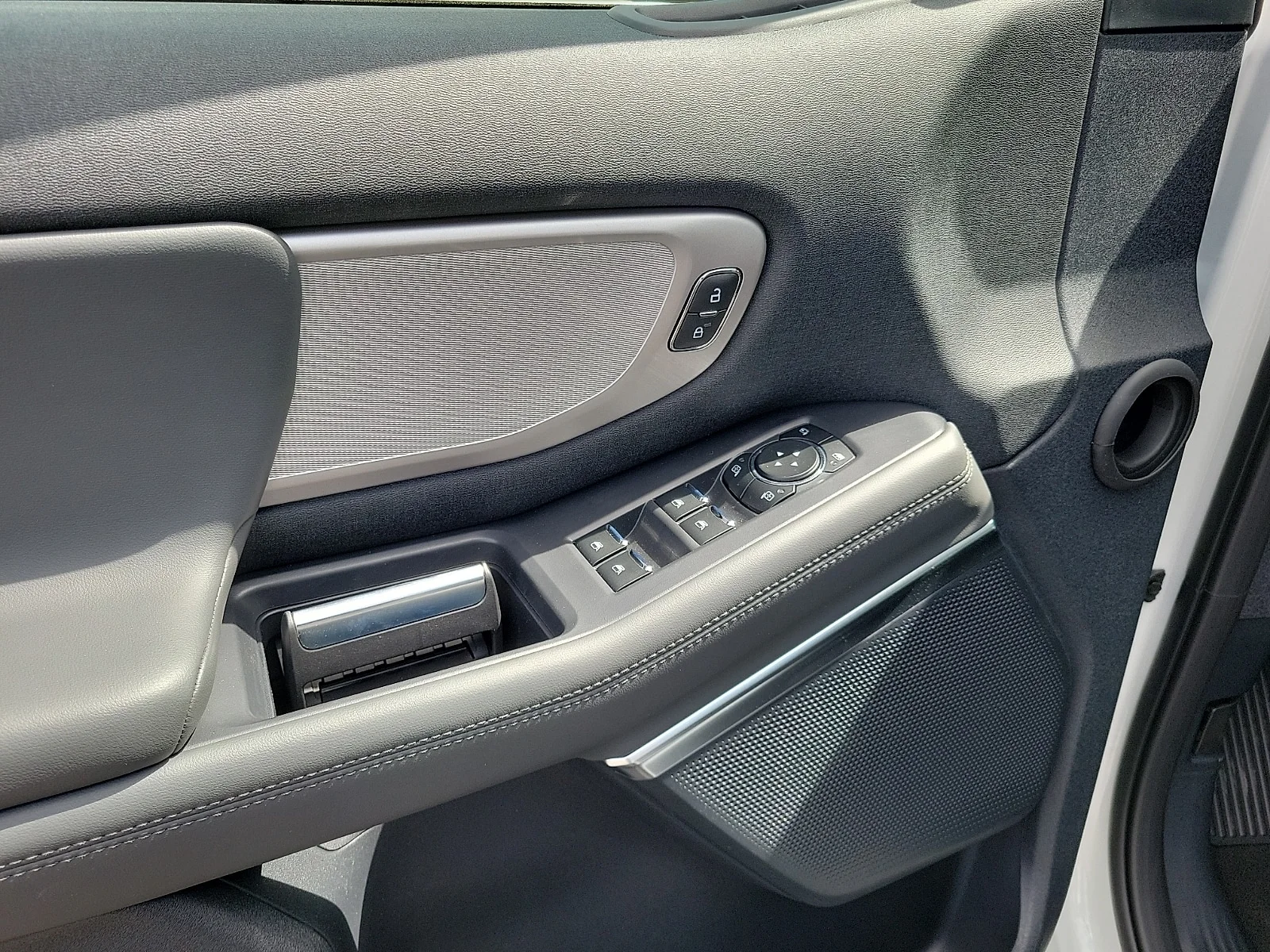 New 2026 Star White Metallic Tri-Coat Ford Active image 11