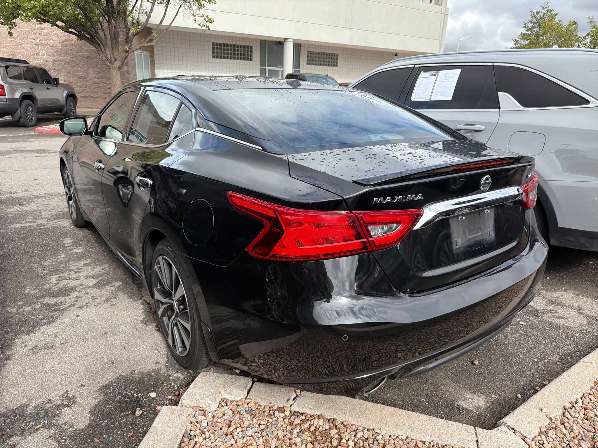 Used 2016 Kh3 - Super Black Nissan 3.5 Platinum image 6
