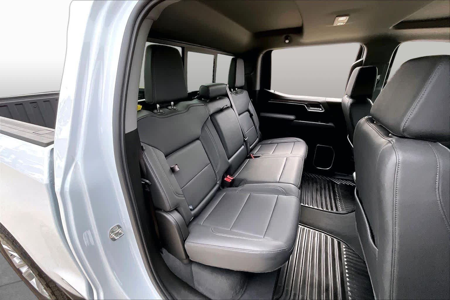 Used 2026 Polar White Tricoat Chevrolet LTZ image 19