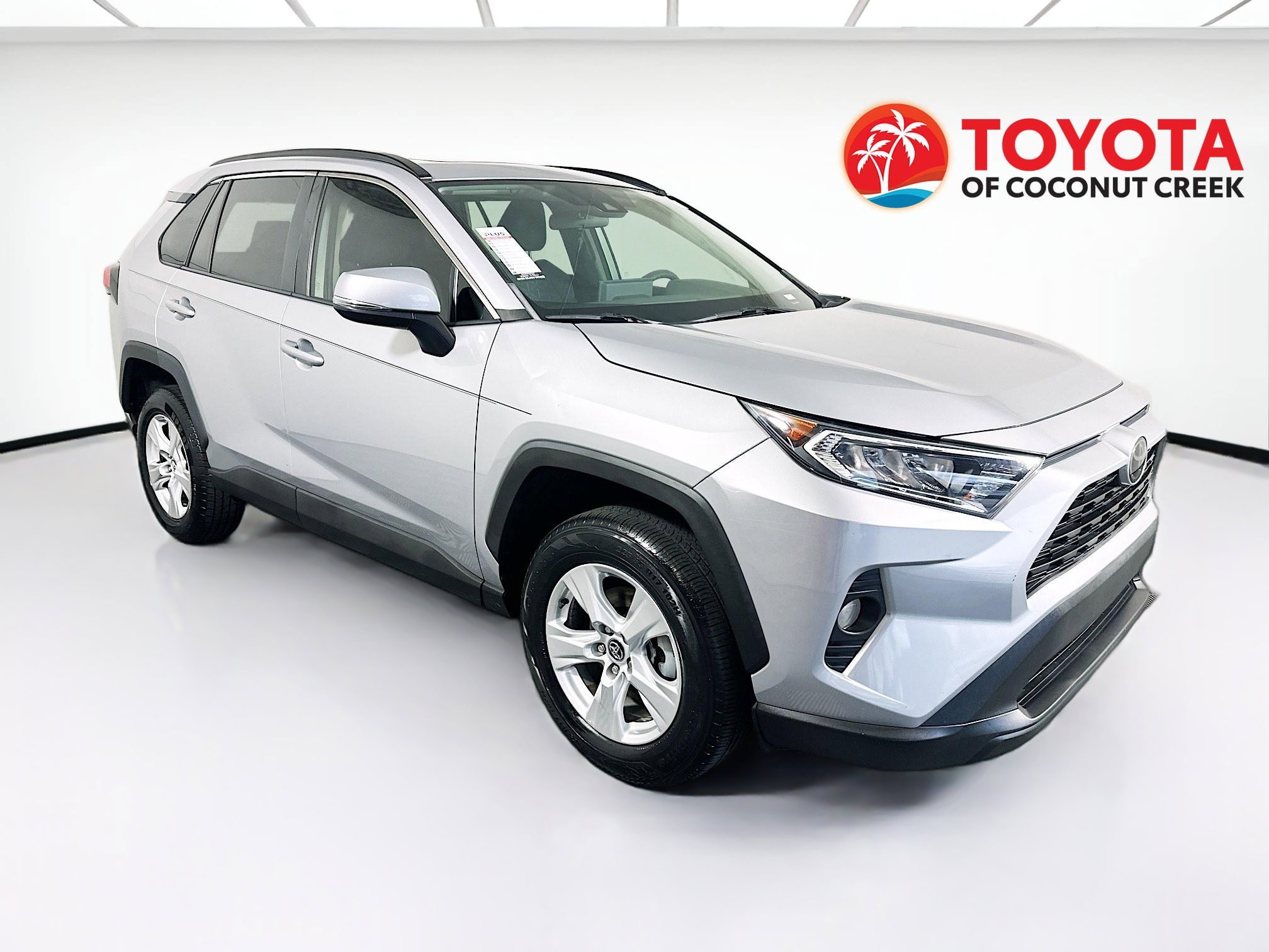 Used 2020 Silver Sky Metallic Toyota XLE image 1