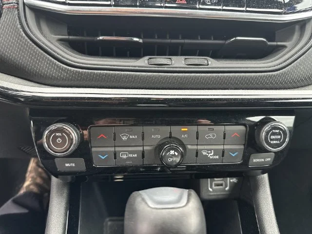 Used 2025 White Jeep Trailhawk image 25