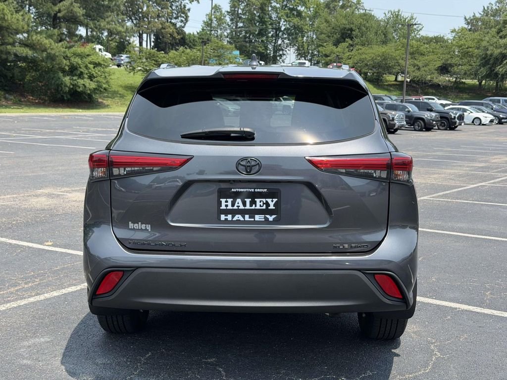 Used 2021 Gray Toyota XLE image 21