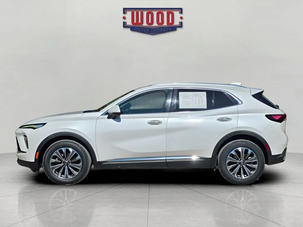 Used 2024 White Frost Tricoat Buick Preferred image 4