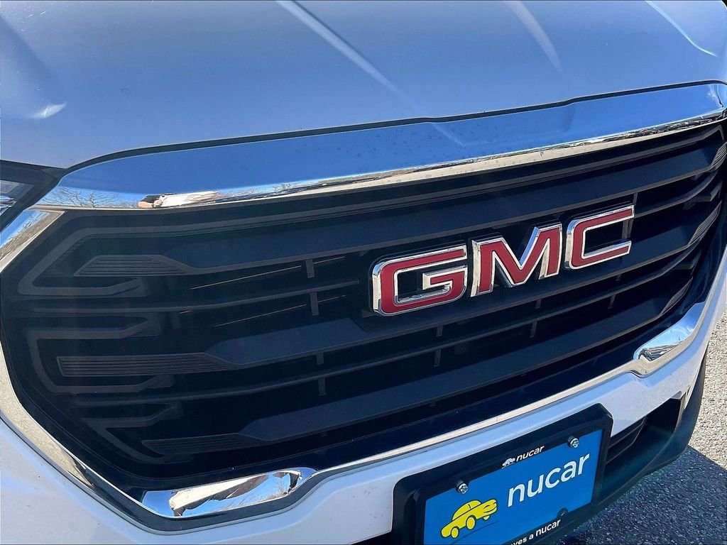 Used 2024 White GMC SLE image 28