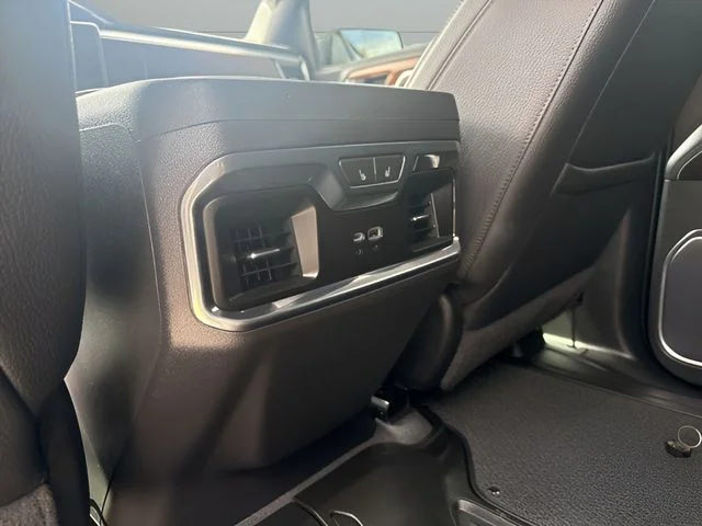 Used 2023 Silver GMC Denali image 19
