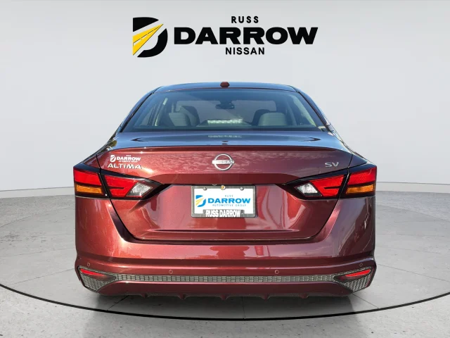 Used 2023 Red Nissan 2.5 SV image 4