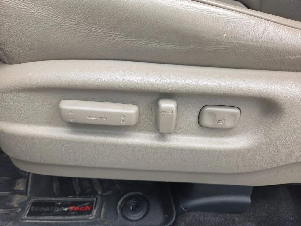 Used 2016 White Honda Touring image 32
