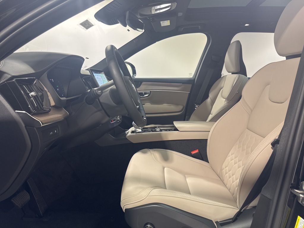 2026 Volvo XC90 Plus - Photo 19