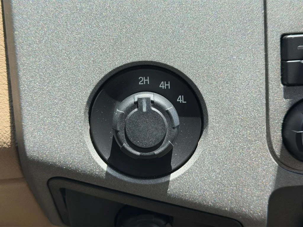 Used 2011 Black Ford XLT image 24