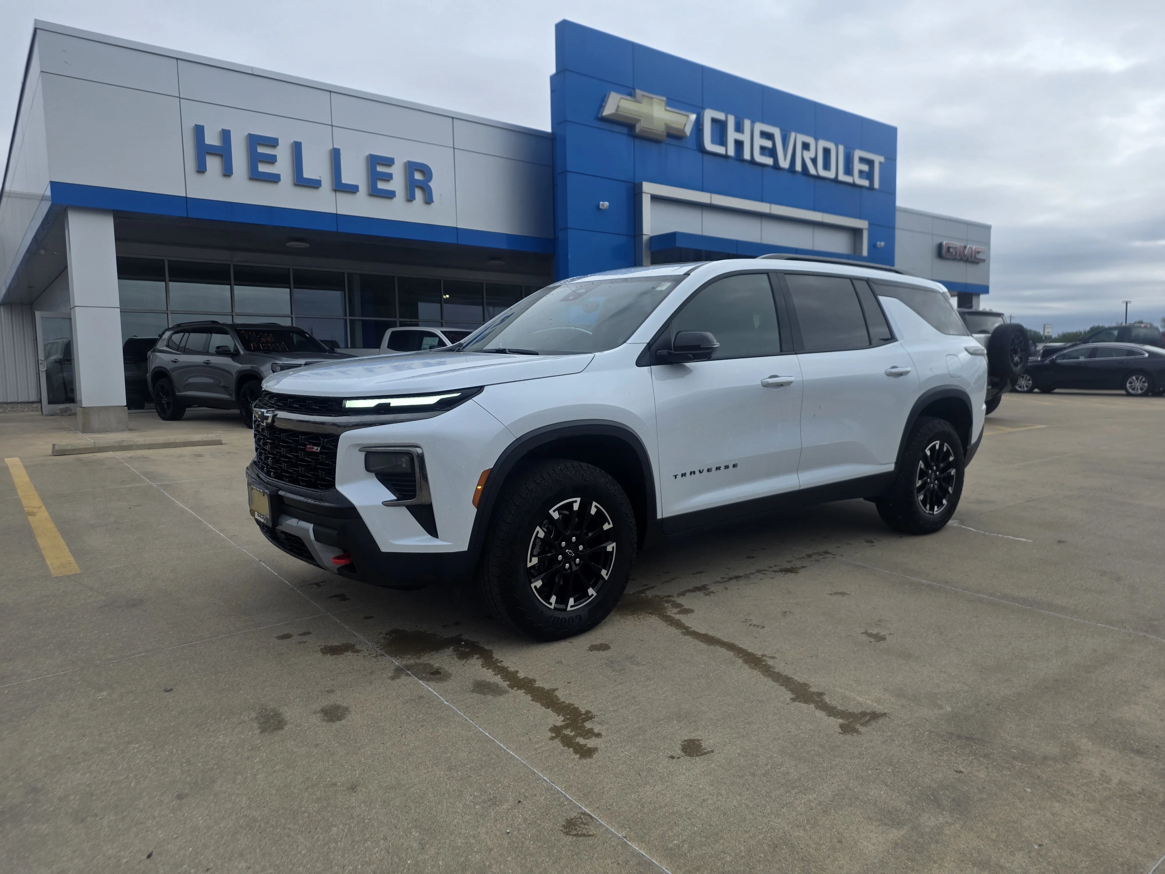 Used 2026 Polar White Tricoat Chevrolet Z71 image 3