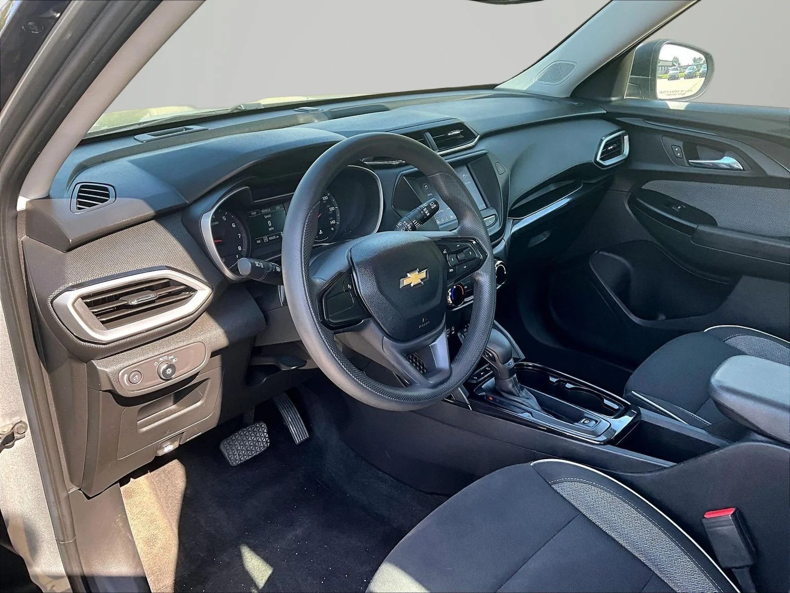 Used 2023 Gray Chevrolet LS image 15