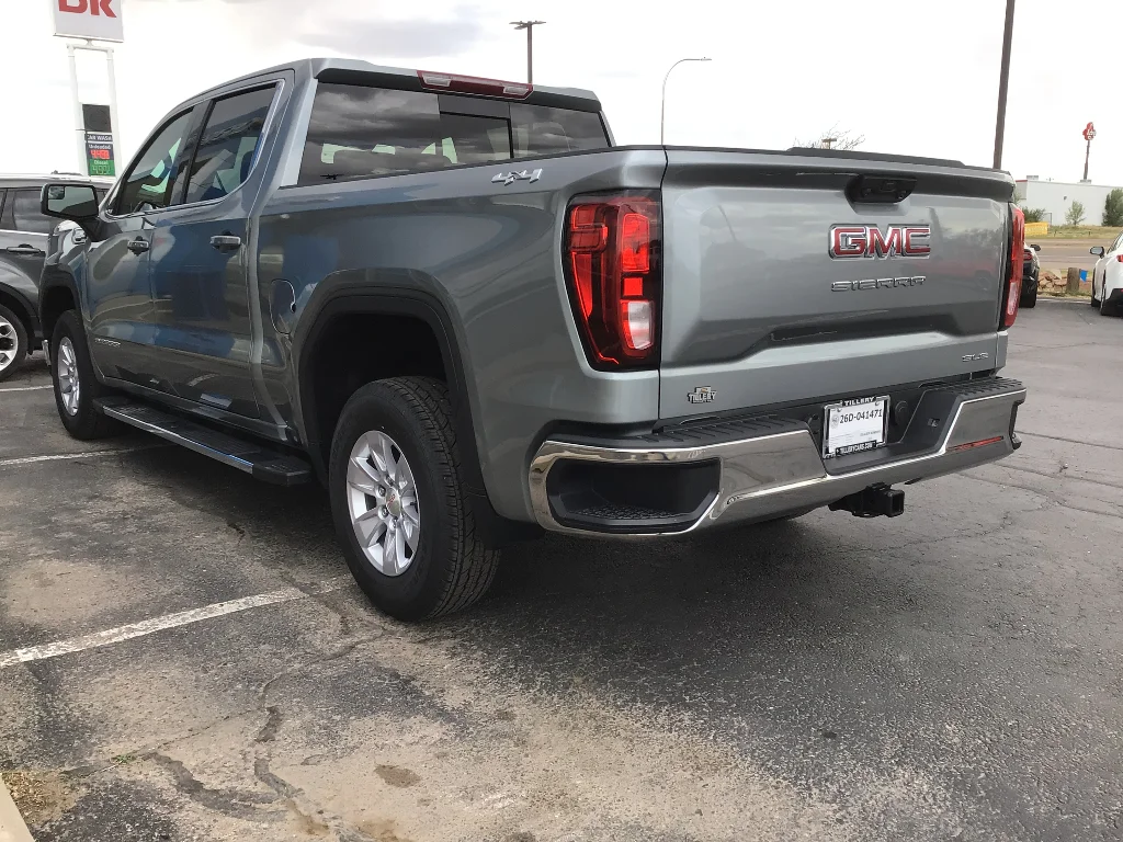 New 2026 Sterling Metallic GMC SLE image 4