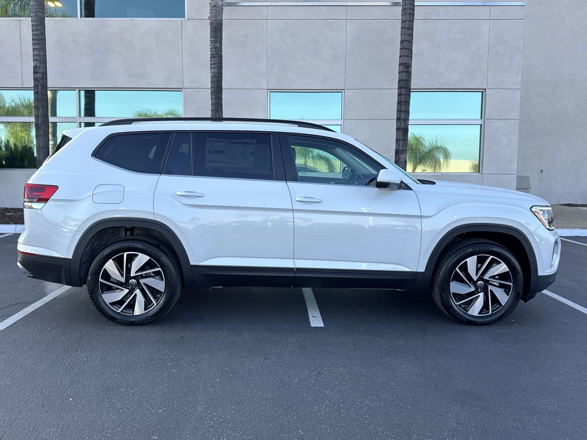 New 2026 Opal White Pearl Volkswagen 2.0T SE w/Technology image 9