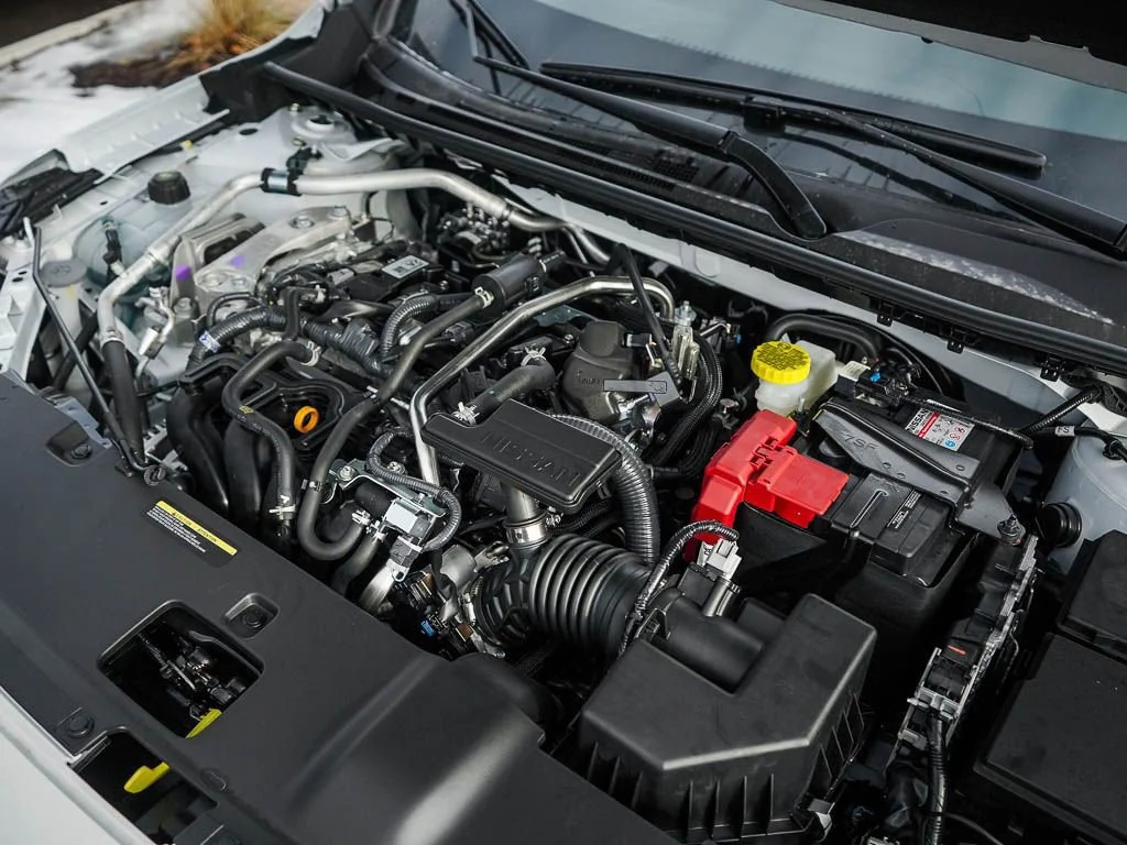 New 2026 Aspen White TriCoat / Super Black Two-tone Nissan SR image 7