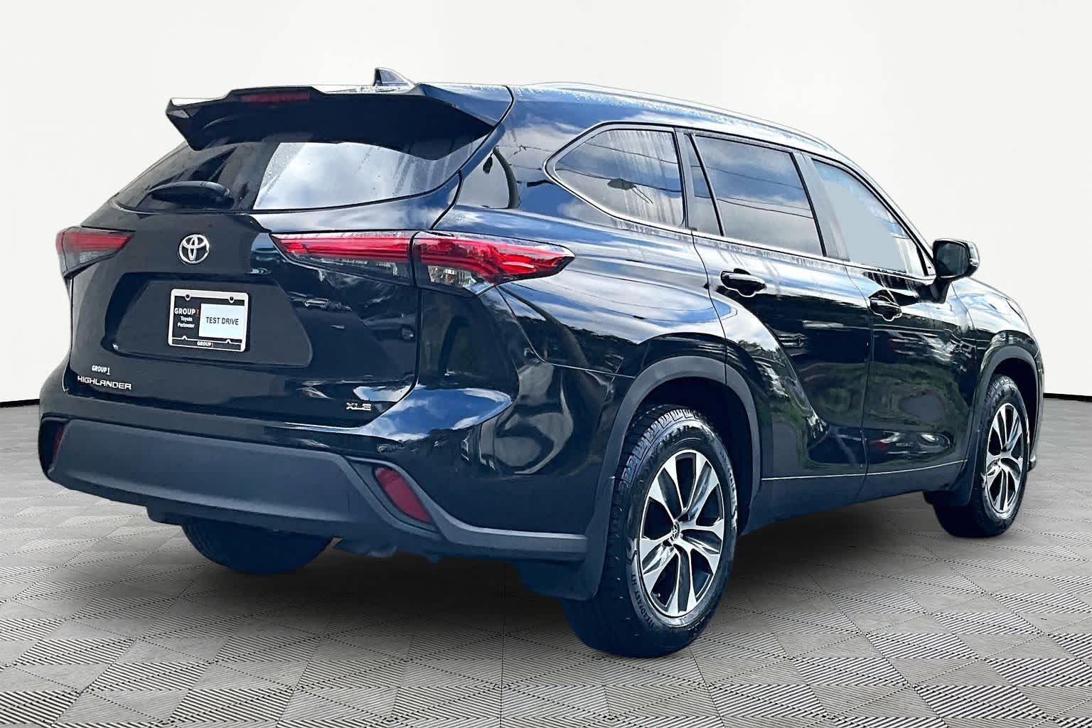 Used 2023 Midnight Black Metallic Toyota XLE image 13