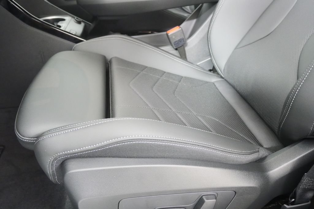 New 2027 Brooklyn Grey Metallic BMW xDrive28i image 9