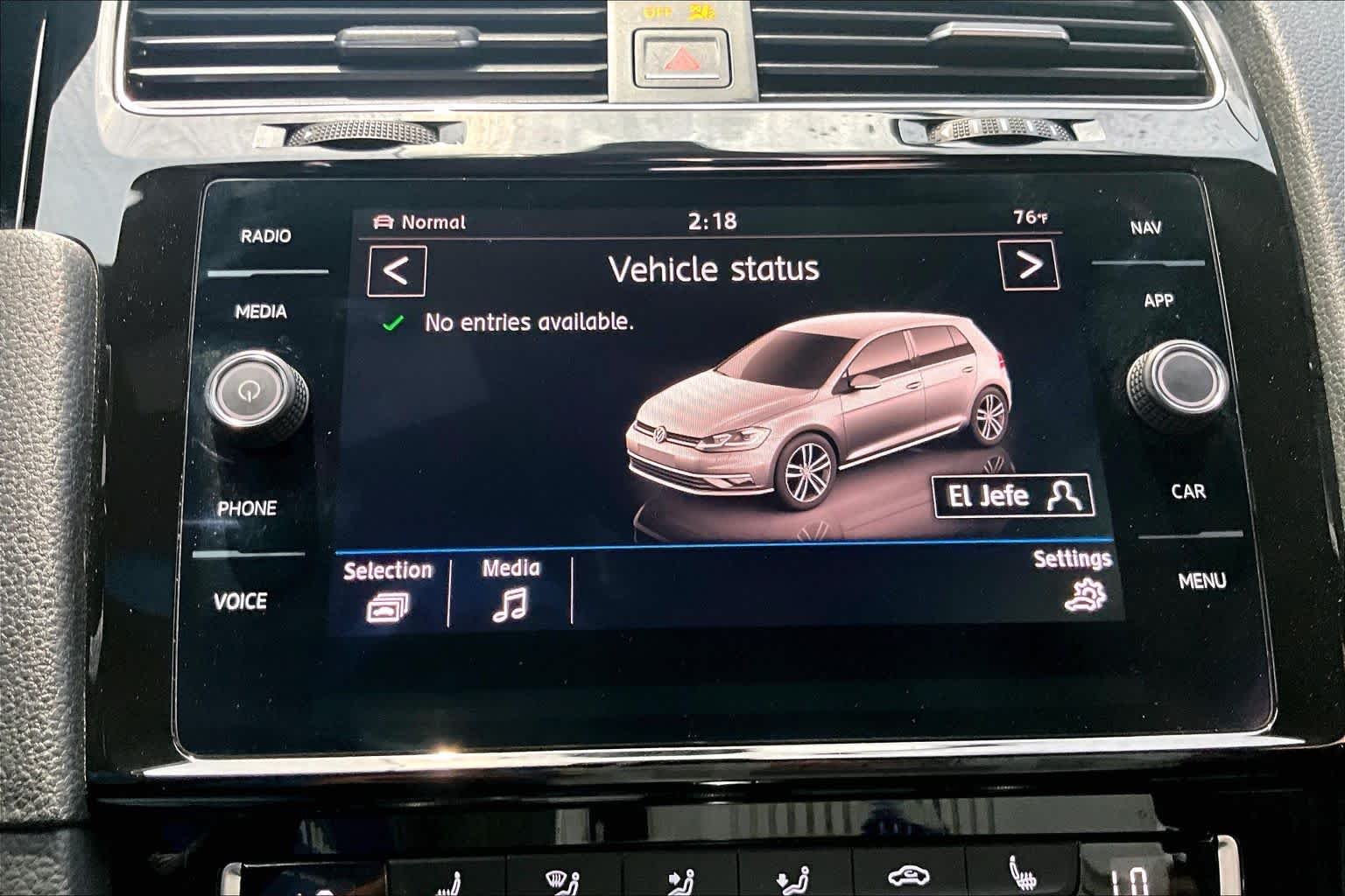 Used 2018 Lapiz Blue Metallic Volkswagen  image 35