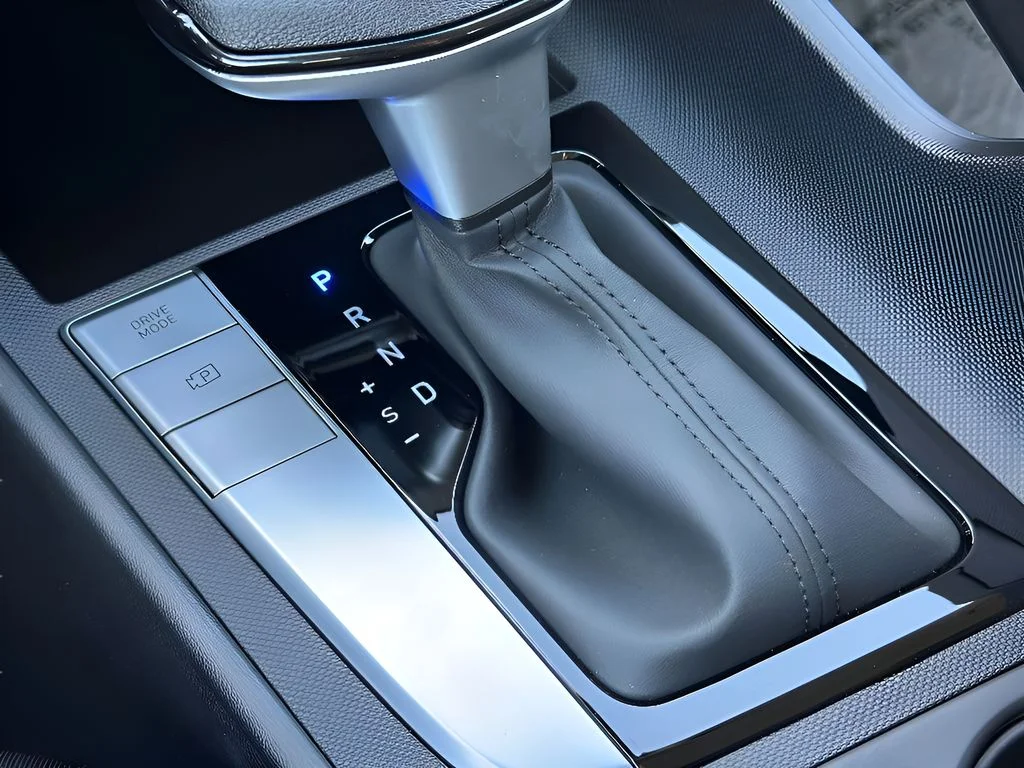 2025 Hyundai Elantra SE - Photo 19