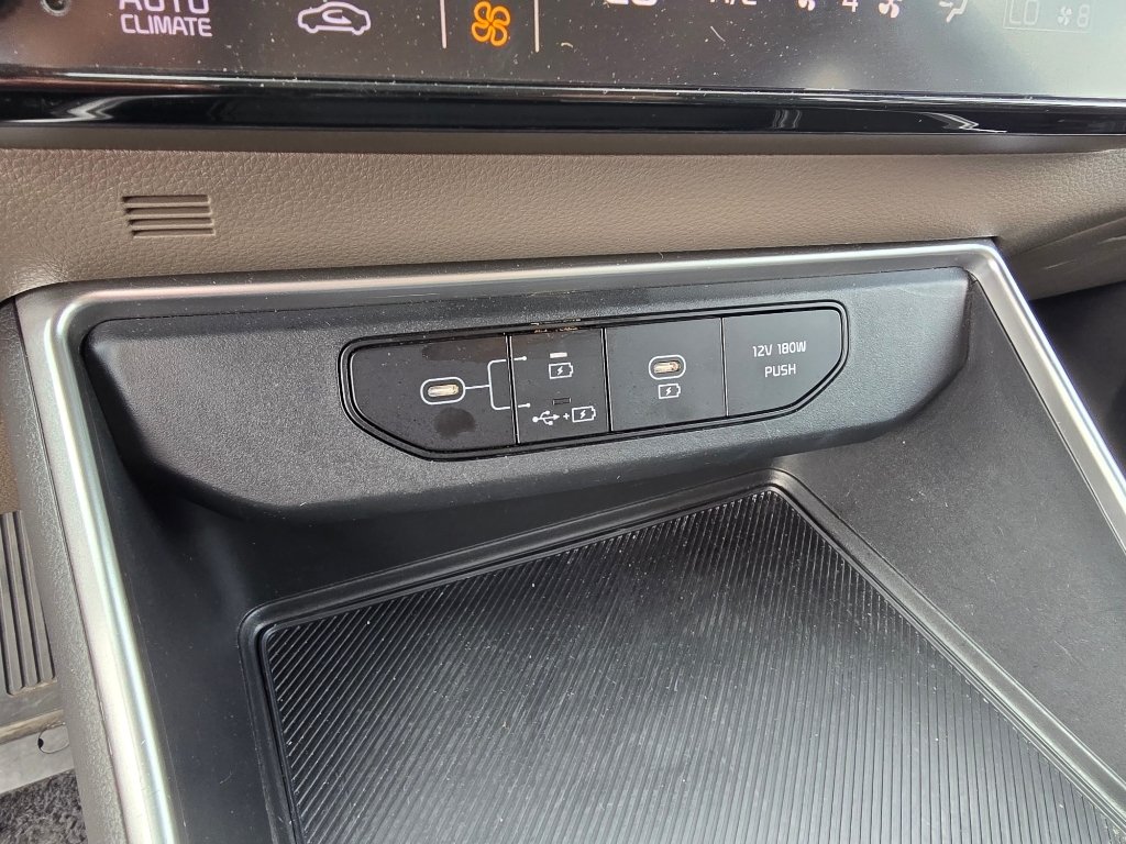 Used 2025 Aurora Black Pearl Kia LXS image 22