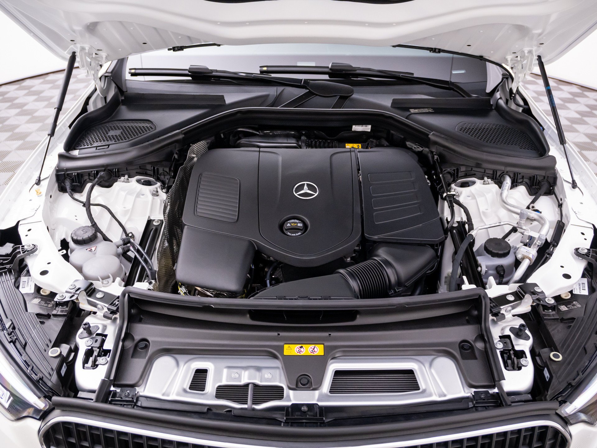 New 2026 White Mercedes-Benz GLC 300 image 29