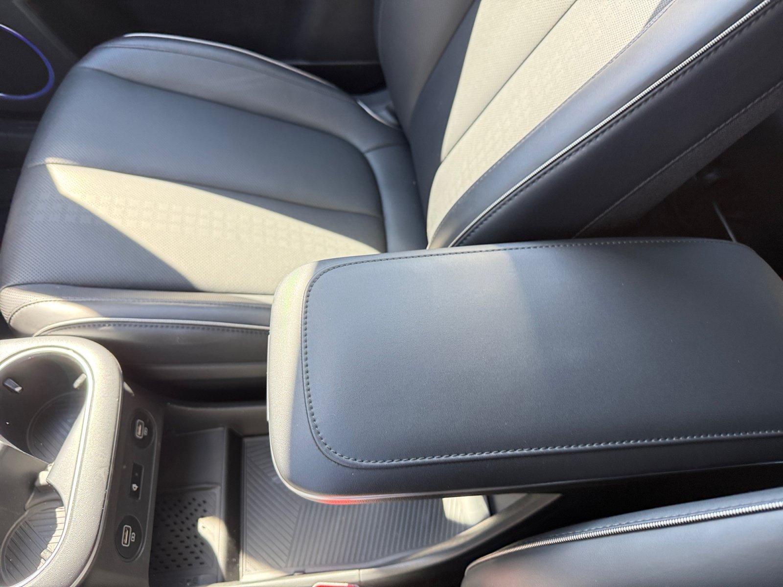 Certified Used 2024 Cyber Gray Hyundai Limited image 14