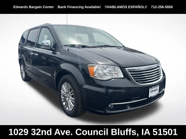2016 Chrysler Town & Country Touring-L's photo