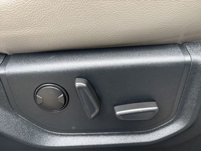 Certified Used 2020 Oxford White Ford Lariat image 23