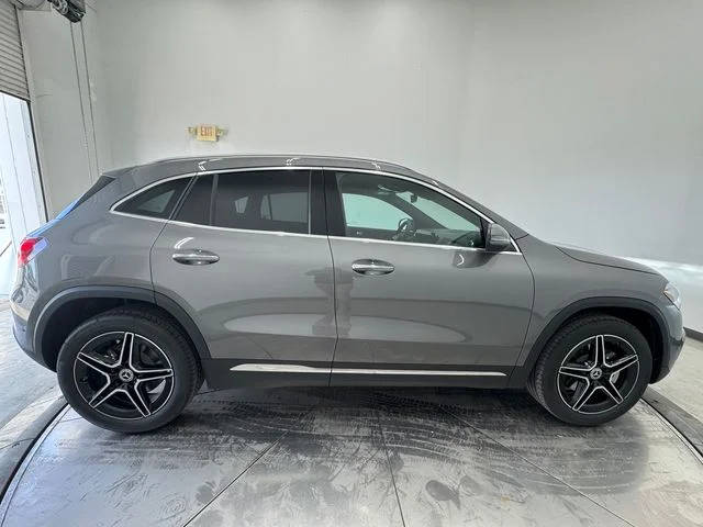 New 2026 Mountain Grey Metallic Mercedes-Benz GLA 250 image 15