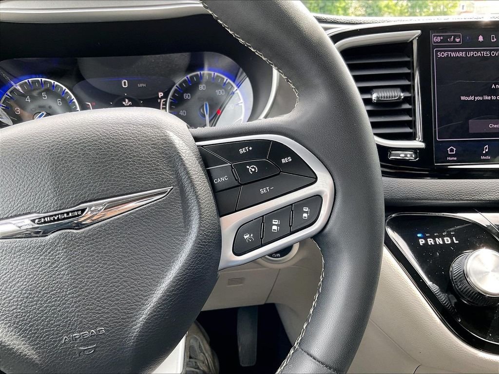 Used 2023 White Chrysler Touring L image 24