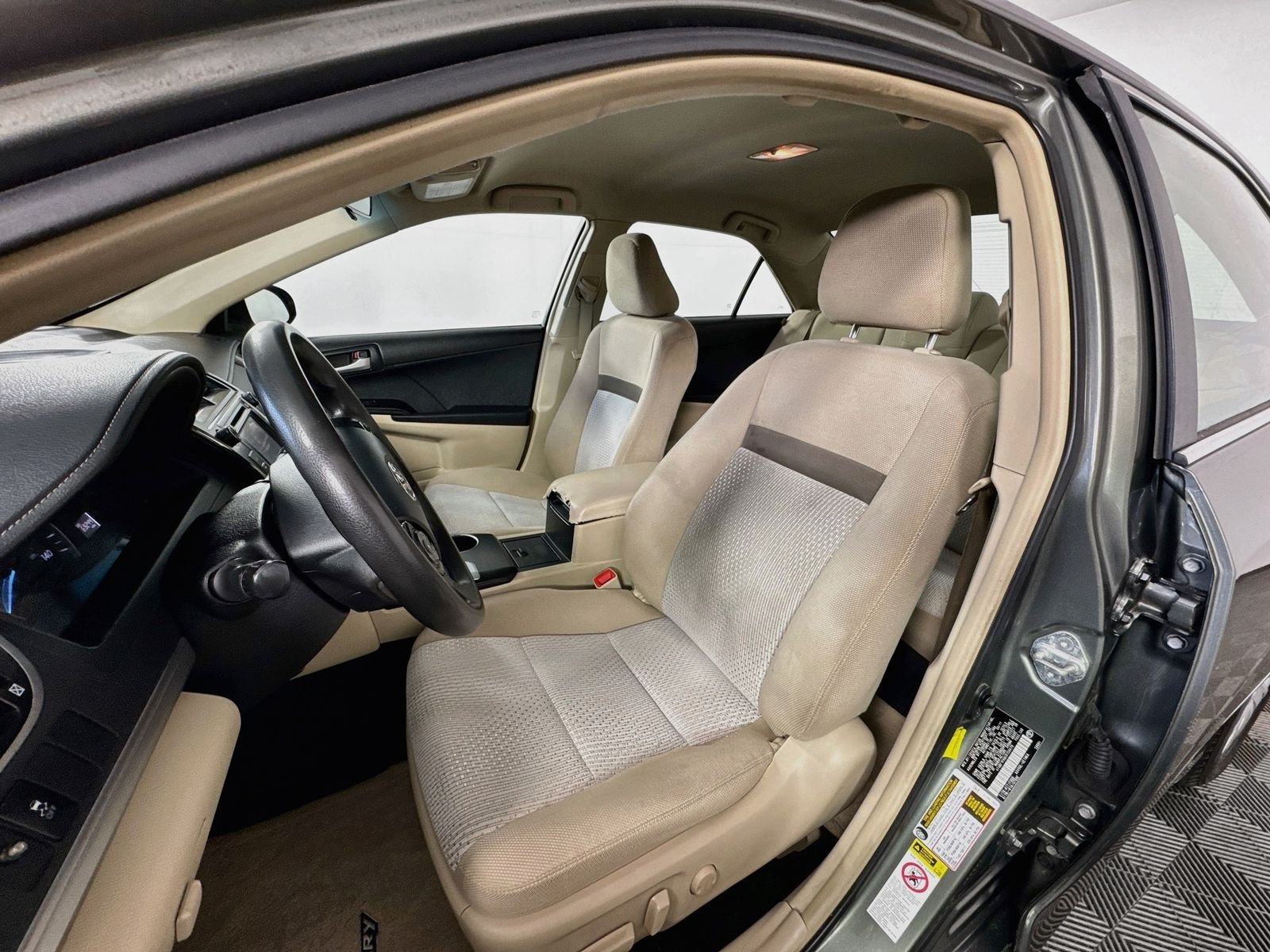 Used 2012 Green Toyota LE image 15