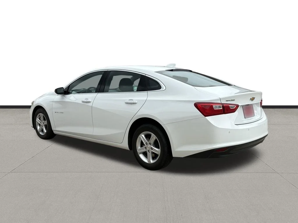 Used 2024 Summit White Chevrolet LT image 7