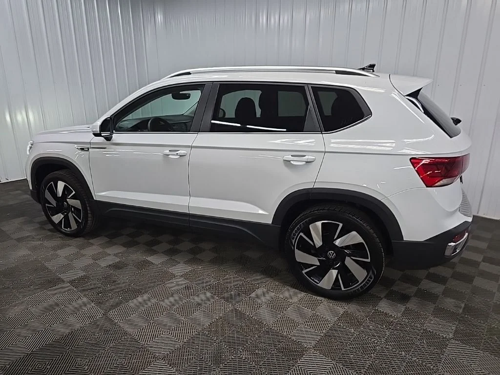 Used 2023 White Volkswagen 1.5T SEL image 4