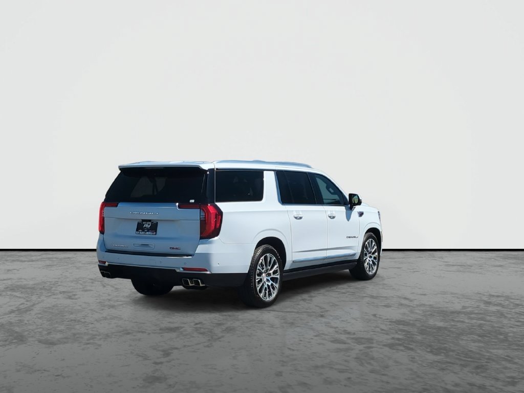 2026 GMC Yukon XL Denali - Photo 8