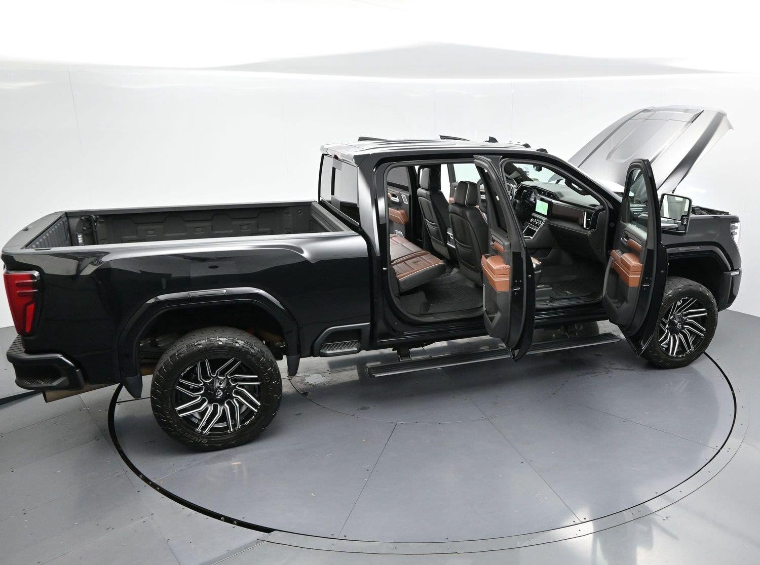 Used 2024 Onyx Black GMC Denali Ultimate image 44