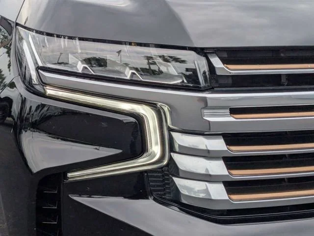 Used 2022 Black Chevrolet High Country image 9