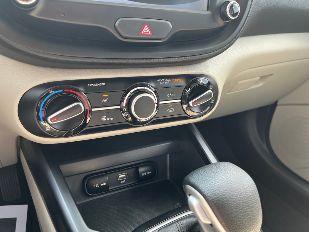 Used 2025 White Kia LX image 21