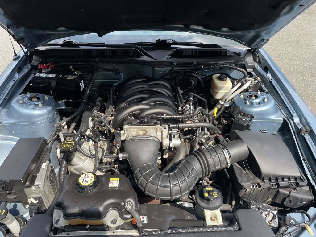 Used 2007  Ford GT Deluxe image 33