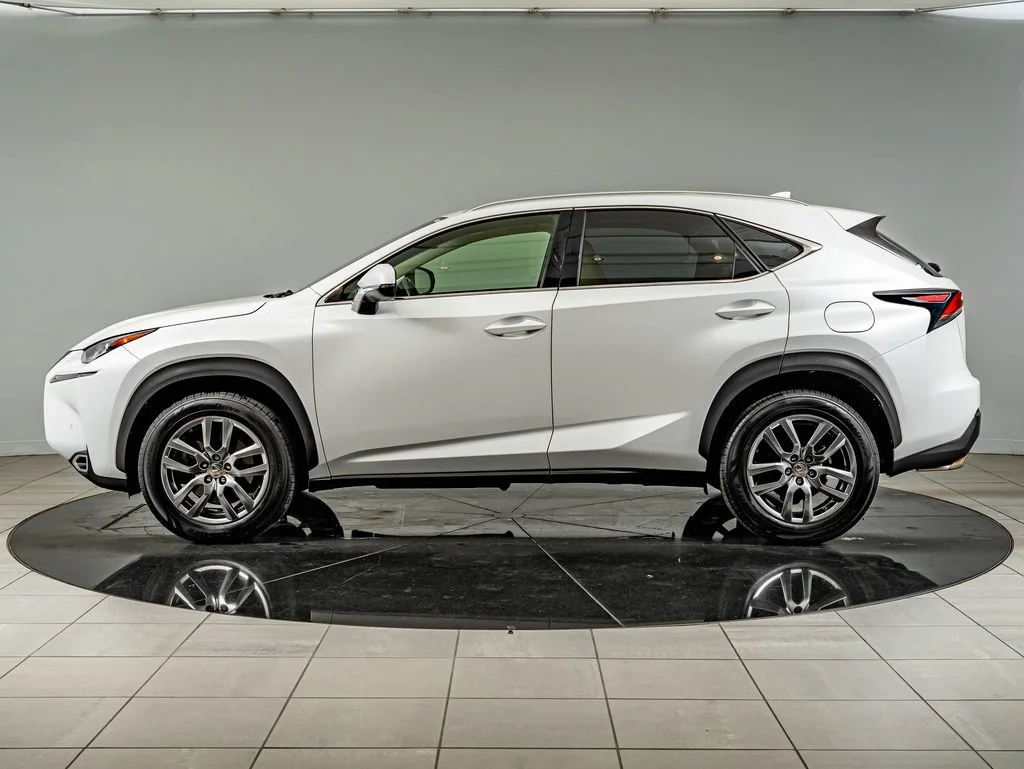 Used 2015 White Pearl Lexus 200t image 8