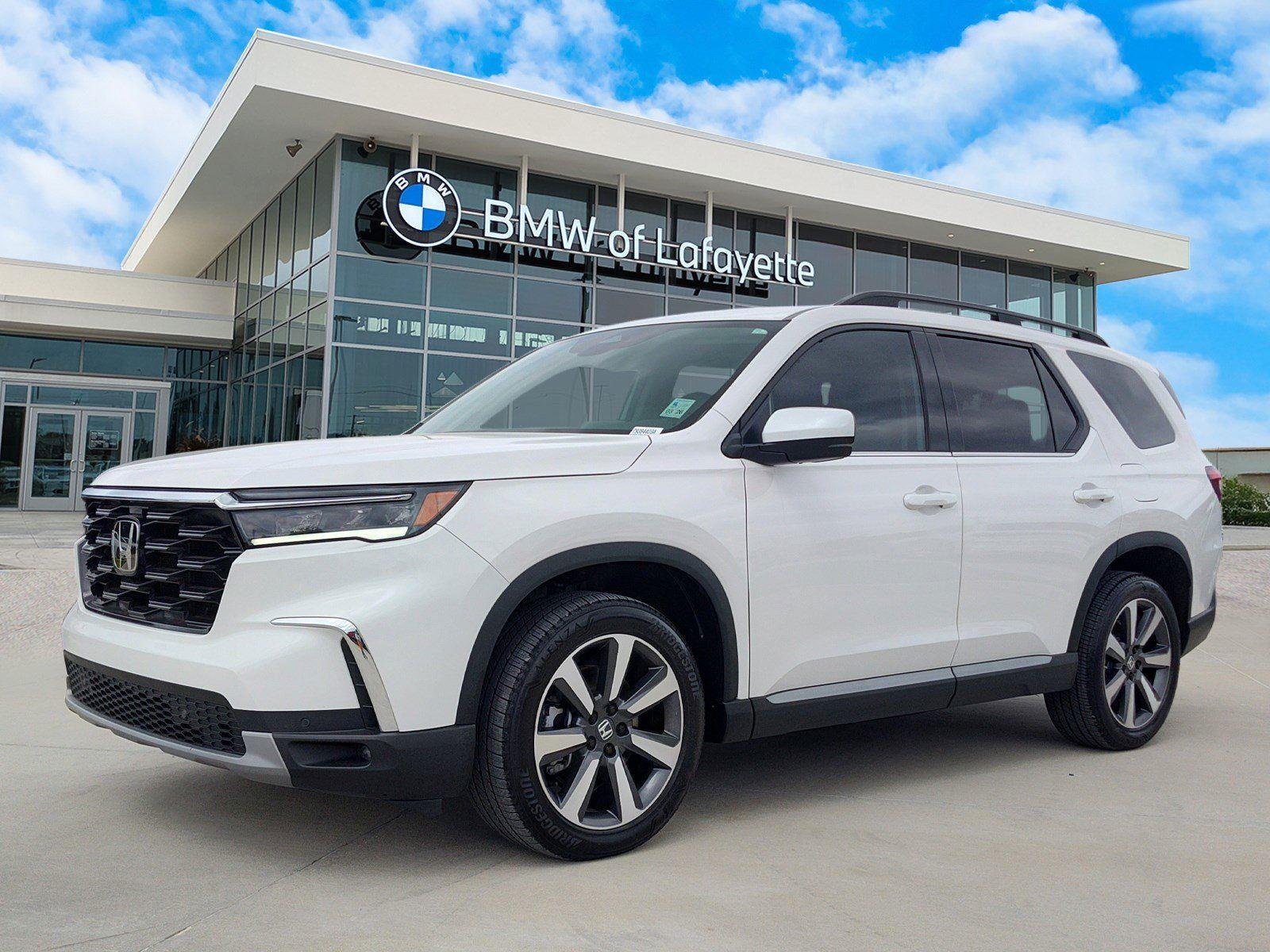 2025 Honda Pilot Touring AWD's photo