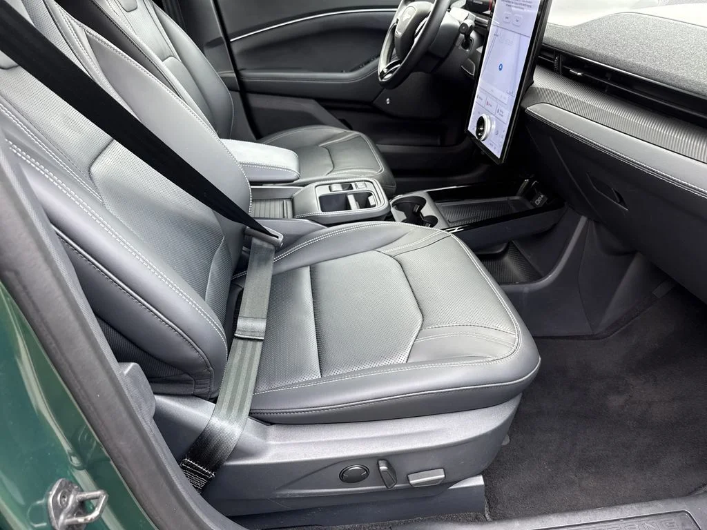 Used 2025 Green Ford Premium image 13