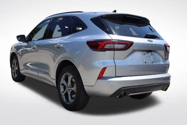 Used 2023 Silver Ford ST-Line image 9