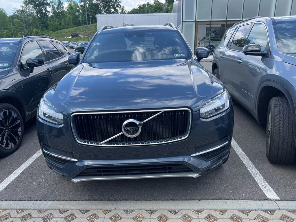 2018 Volvo XC90 T5 AWD Momentum's photo