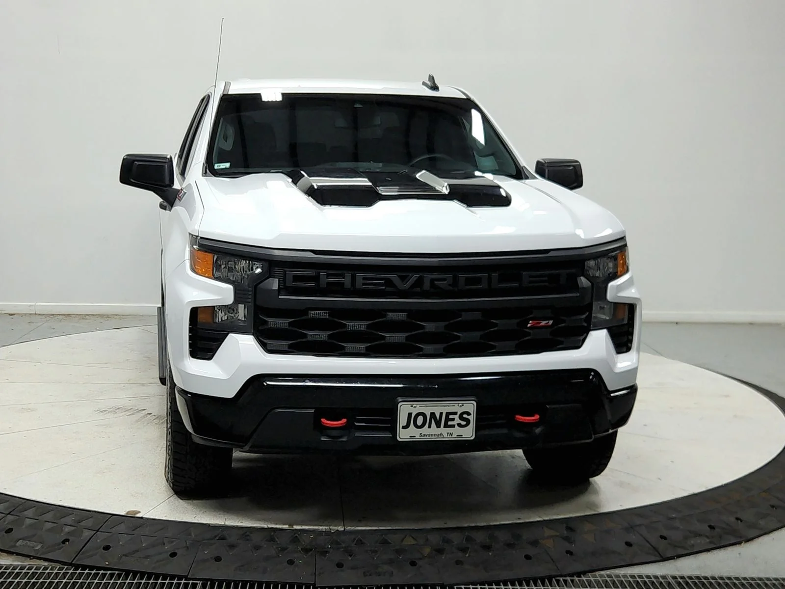 Used 2022 White Chevrolet Custom Trail Boss image 3