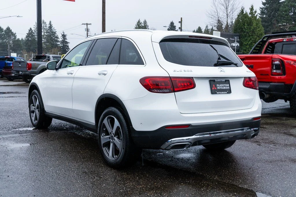 Used 2022 White Mercedes-Benz GLC 300 image 4