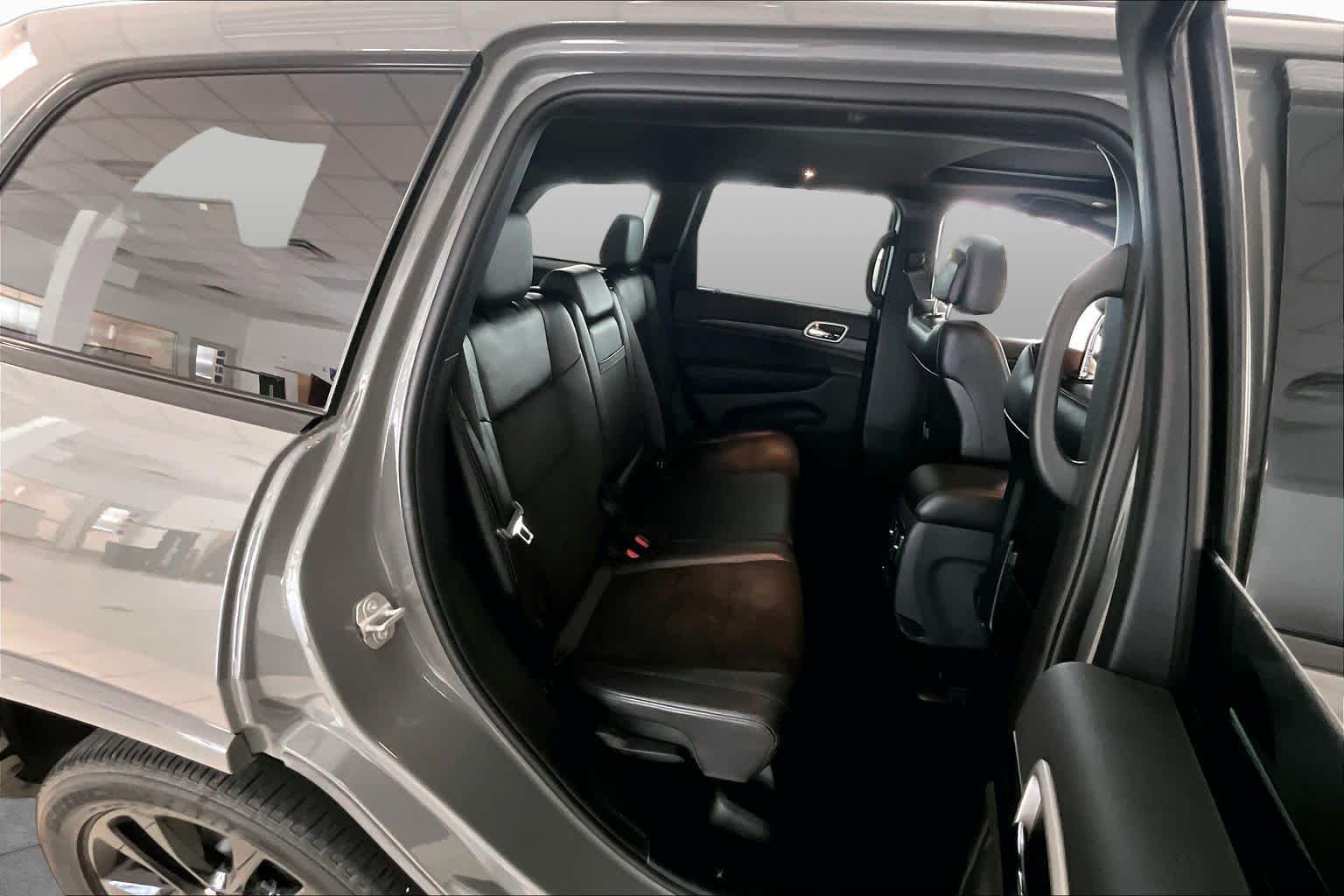 Used 2020 Sting-Gray Clearcoat Jeep Altitude image 19