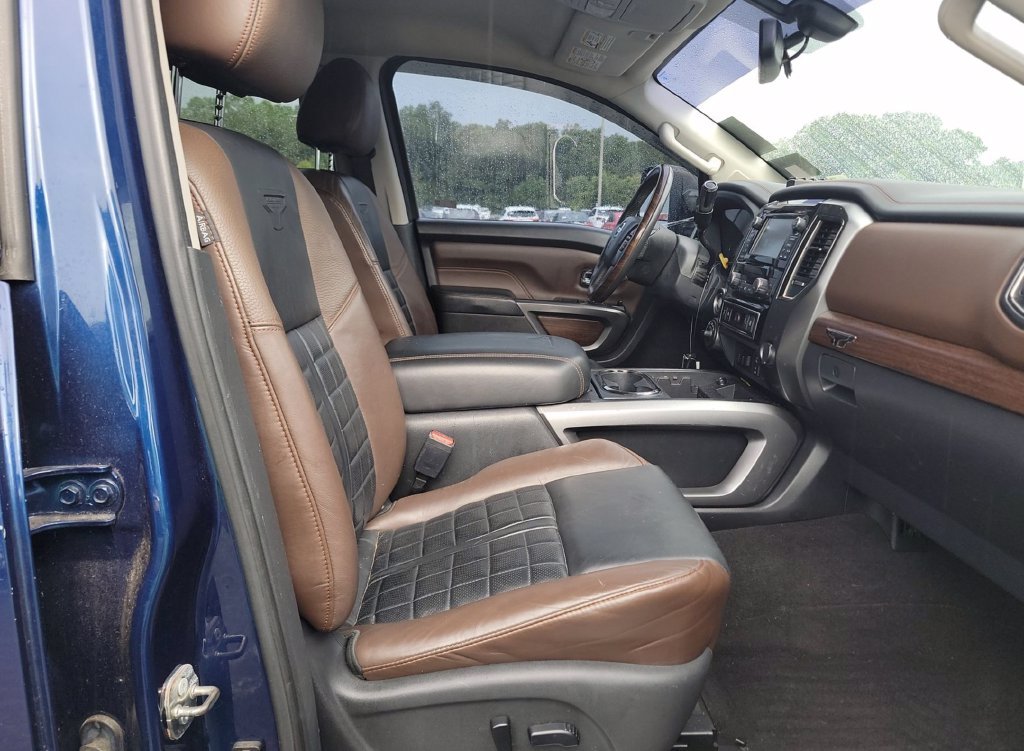 Used 2017 Blue Nissan Platinum Reserve image 13