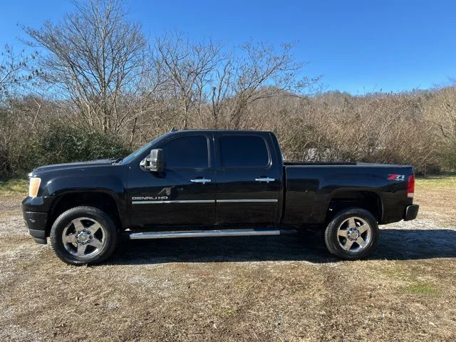 Used 2011 Black GMC Denali image 4