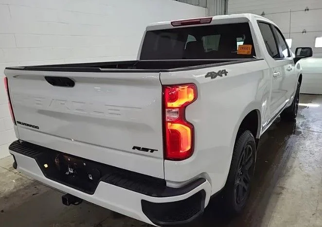 Used 2025 White Chevrolet RST image 5