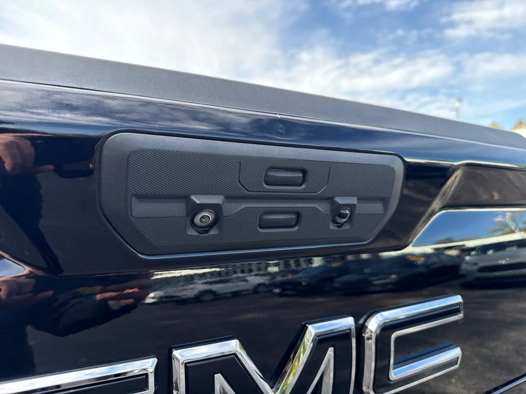 Used 2021 Black GMC SLT image 14